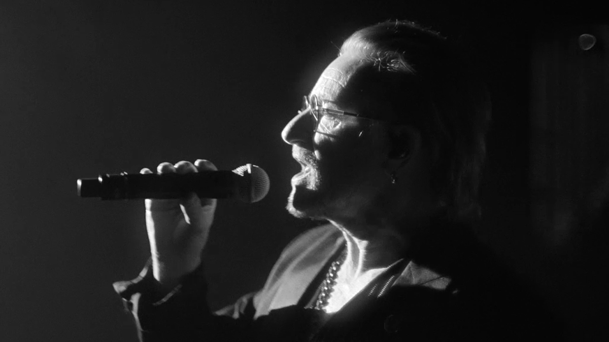 For a brief moment, the Beacon Theater in New York City became a place called Vertigo. Explore the music of #BonoStoriesOfSurrender on Apple Music.