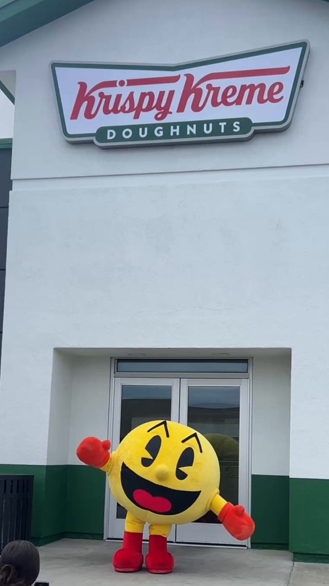 June 1 is the last day of the Krispy Kreme PAC-MAN collection! Enjoy the PAC-MAN doughnuts before they’re chomped for good! 🍩