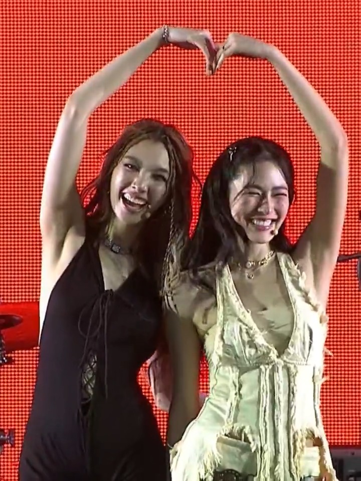 เลิกกั๊กแล้วรักก่อนนะเตง! #LingOrm พกความสดใสมาแจกทั่วหาด แฟนๆ ถูกใจกันมั้ยค้า BESea Music Festival 2025 #BESeaMusicFest_Day1 #BESeaMusicFest2025 #BECMusic