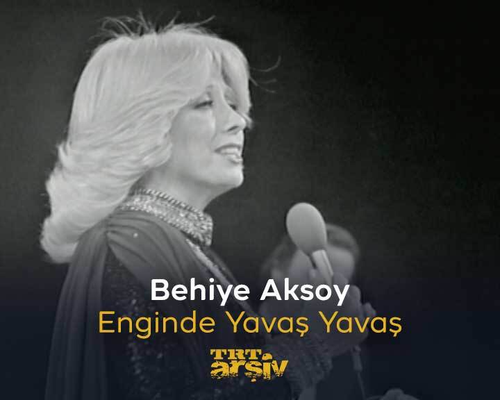 Nasıl da geçip gidiyor zaman, bugün de akşam oldu. 1978 yılına dönerek #BehiyeAksoy ile zamana meydan okuyoruz: “Enginde Yavaş Yavaş” 🎵