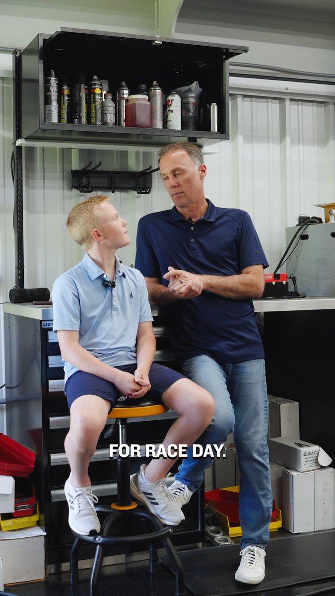 Race day rules: do as Kevin Harvick says, not as he does. 😂 Keelan Harvick faces off against his dad in a Late Model tonight on FloRacing!