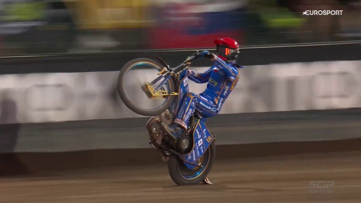ZMARZLIK WINS IN PRAGUE! 🏆 What a way to celebrate 100 career SGP appearances 🥳 #VisitCzechia #SGP | #CzechSGP 🇨🇿