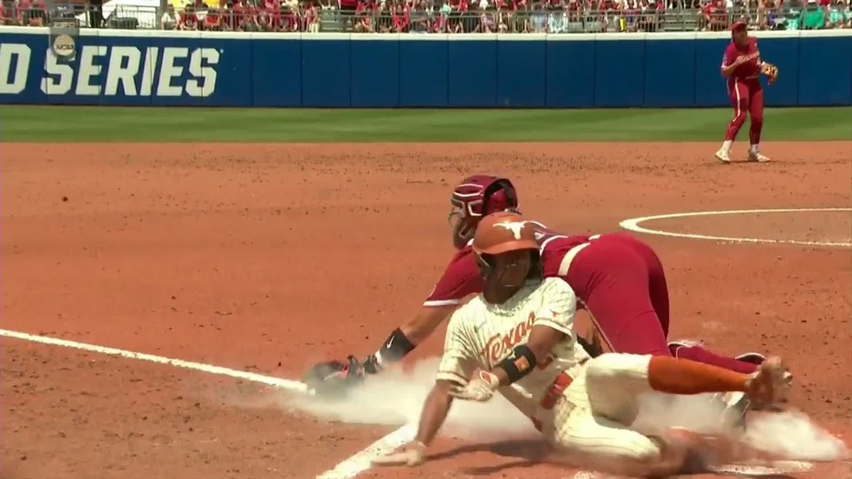 How about that base running to strike first?! 😮‍💨 #WCWS x 🎥 ABC / @texassoftball
