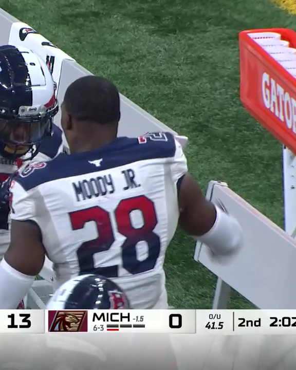 Marvin Moody Jr. with the pick-six for the Houston Roughnecks 🔥 United Football League