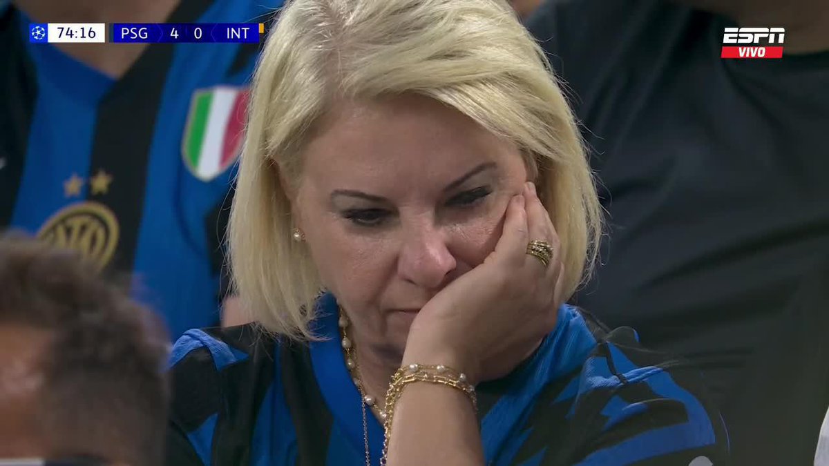 LA OTRA CARA DE LA MONEDA... La tristeza de los hinchas y jugadores de Inter en Múnich. 📺 La #UCLFinal, por #DisneyPlus