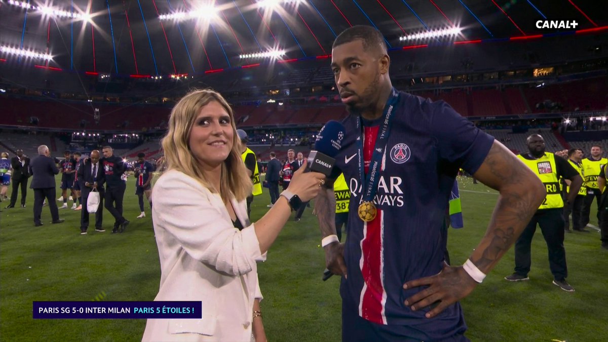 "𝗢𝗡 𝗔 𝗧𝗥𝗢𝗣 𝗦𝗢𝗨𝗙𝗙𝗘𝗥𝗧 𝗢𝗡 𝗥𝗔𝗠𝗘̀𝗡𝗘 𝗧𝗢𝗨𝗧 !!!!" 🤣❤️💙 Marqui 🇧🇷 et Kimpembe 🇫🇷 nagent en plein bonheur. 😁 🎥 CANAL+ Foot