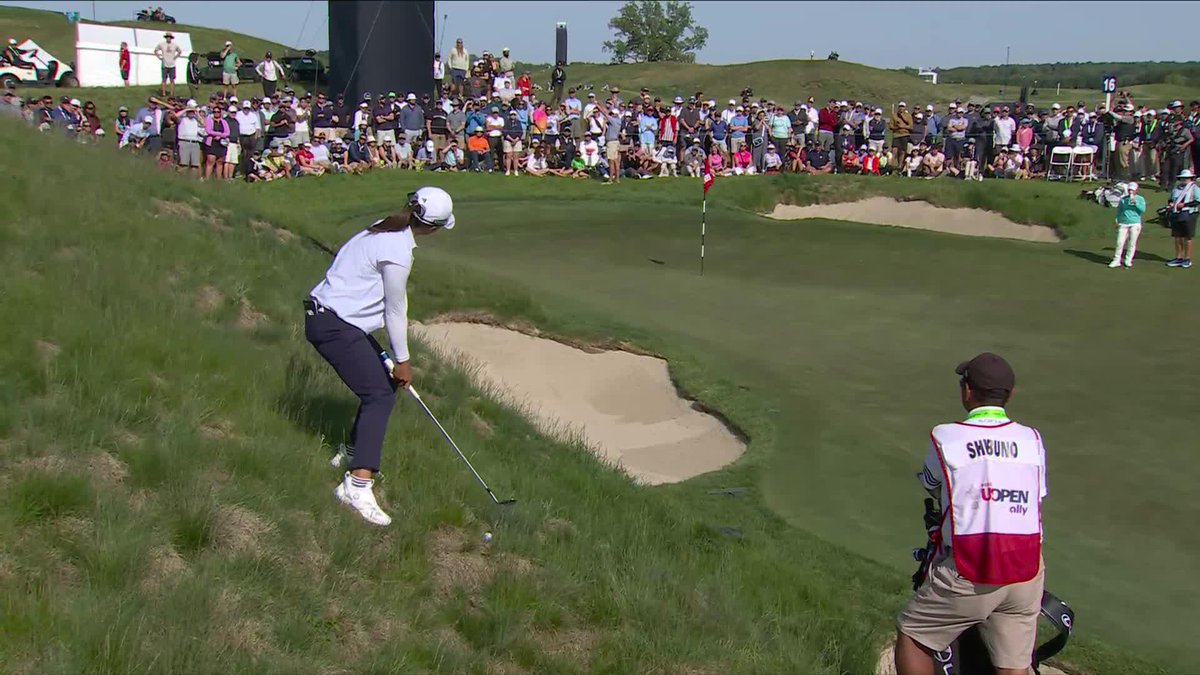 Hinako Shibuno has game 👊 This par keeps her within two of the lead