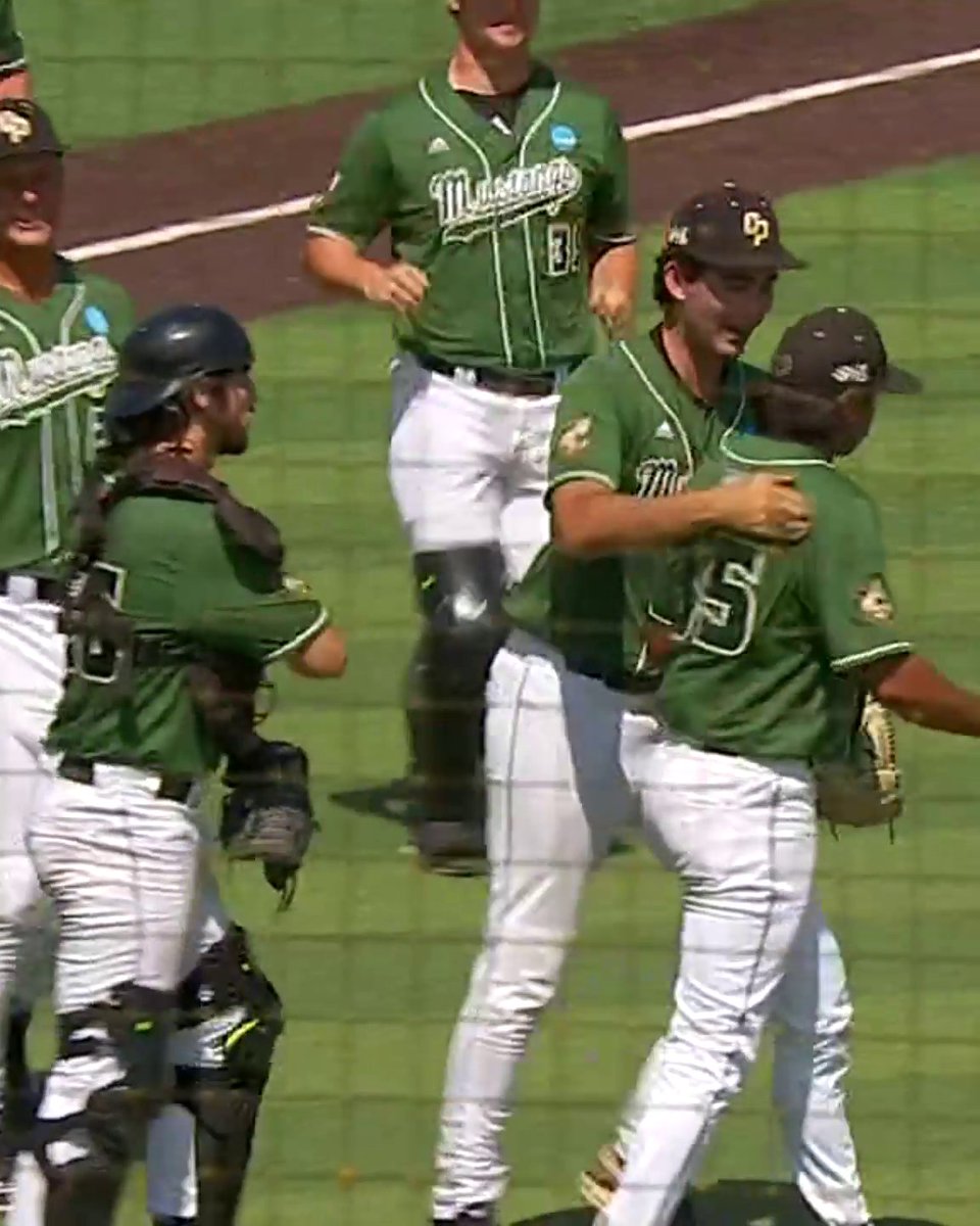 CAL POLY ELIMINATES 12-SEED OREGON 🤯