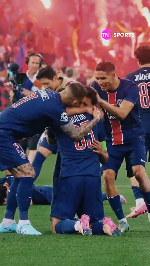 O estagiário nem vai criar legenda, só apreciem essa IMAGEM ABSURDA que nossa câmera exclusiva capturou! 👏🥲 #CasaDaChampions