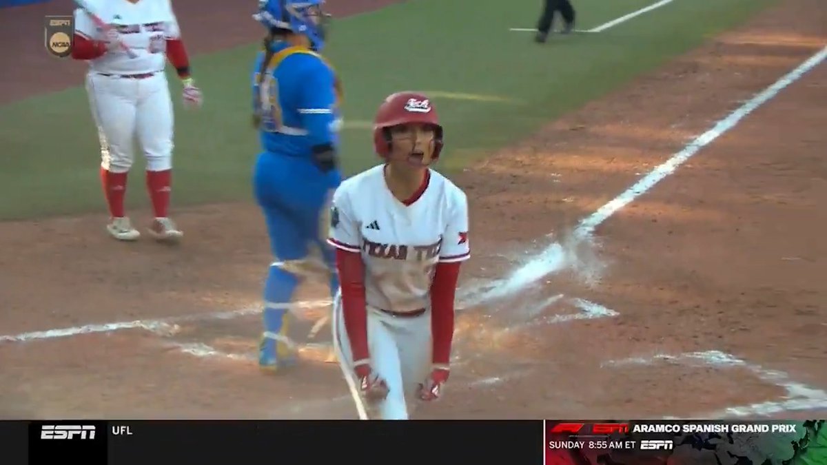 This straight steal of home by Texas Tech Softball is UNBELIEVABLE! 🤯 (📹: @ESPN)
