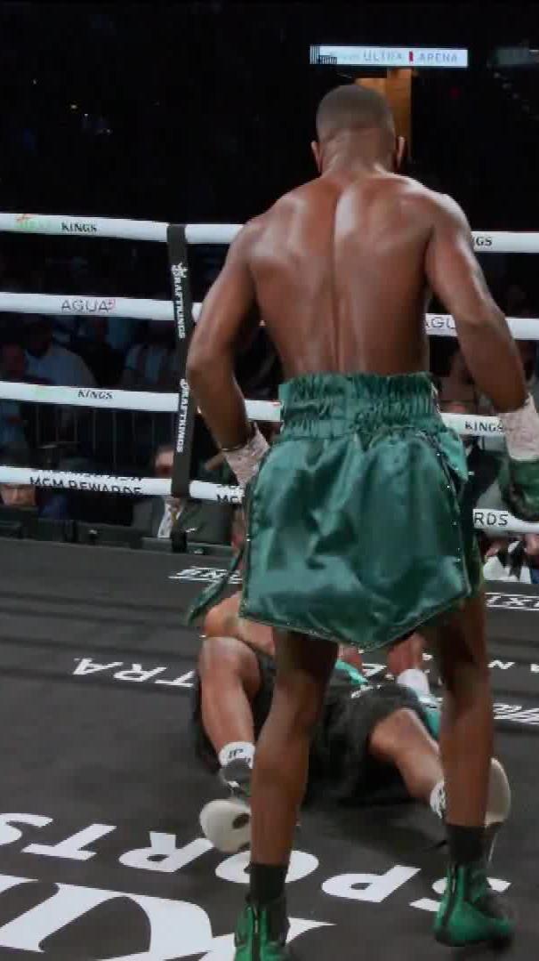 Yoenli Hernandez follows a combination with a power jab that sends Kyrone Davis to the canvas in RD2. #HernandezDavis #PlantResendez | #CharloLaManna LIVE NOW on Prime Video: