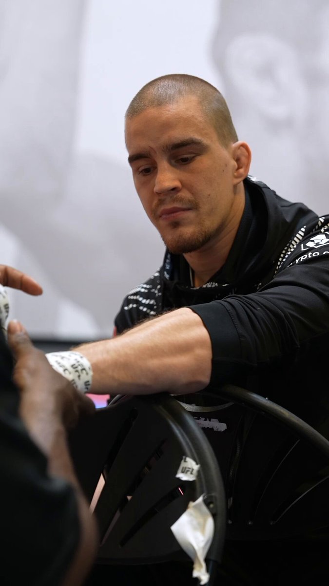 #UFCVegas107 is NOW LIVE and FREE on ESPN! Reese vs Todorovic is coming up next