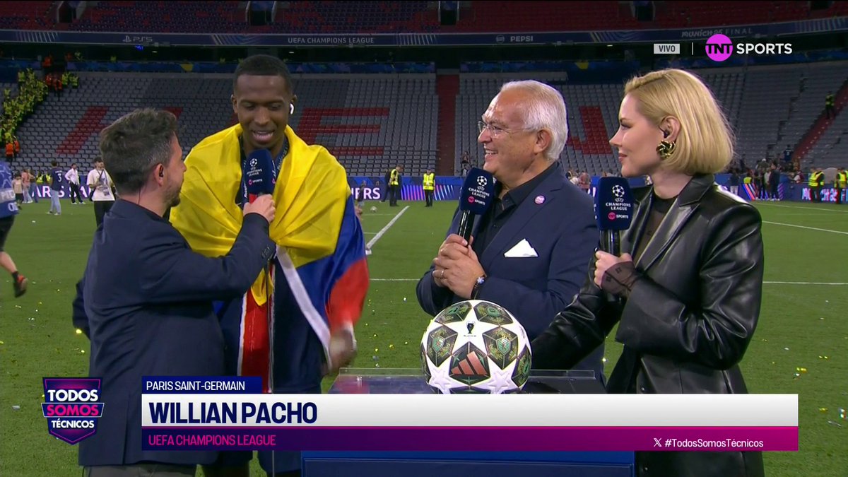 Willian Pacho: ‘Siento mucha felicidad. Todo lo que pasé, ser ecuatoriano, estoy muy contento, no se imaginan cuánto’.
