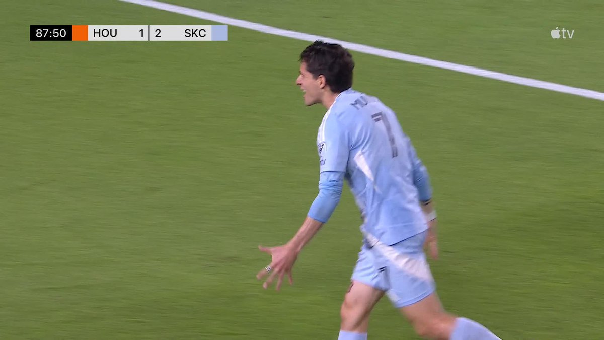 Santiago Muñoz makes it THREE for Sporting Kansas City!