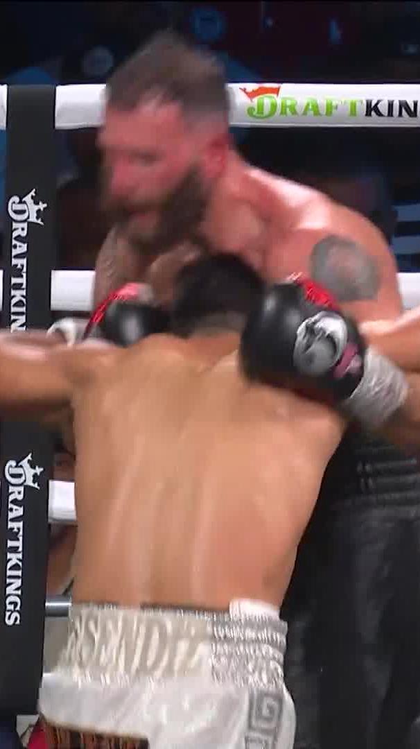 Resendiz has been warned about headbutts multiple times as we head into the championship rounds. Watch #PlantResendez LIVE NOW on Prime Video!