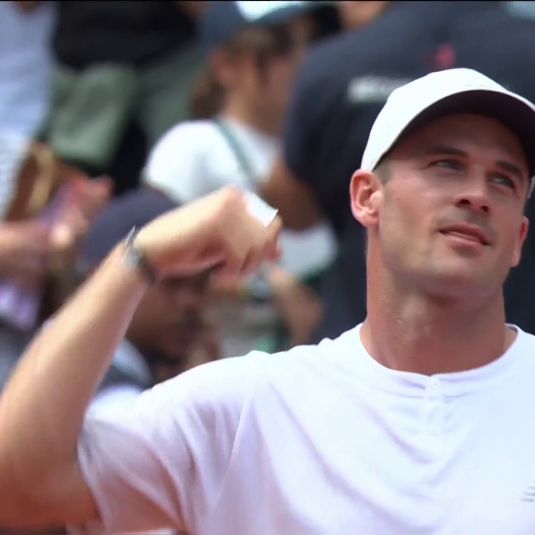 Tommy Paul is into the quarter-final for the first time! 🙌 🇺🇸 The American defeats Alexei Popyrin in straight sets to set up a last eight battle with either Carlos Alcaraz or Ben Shelton! #RolandGarros