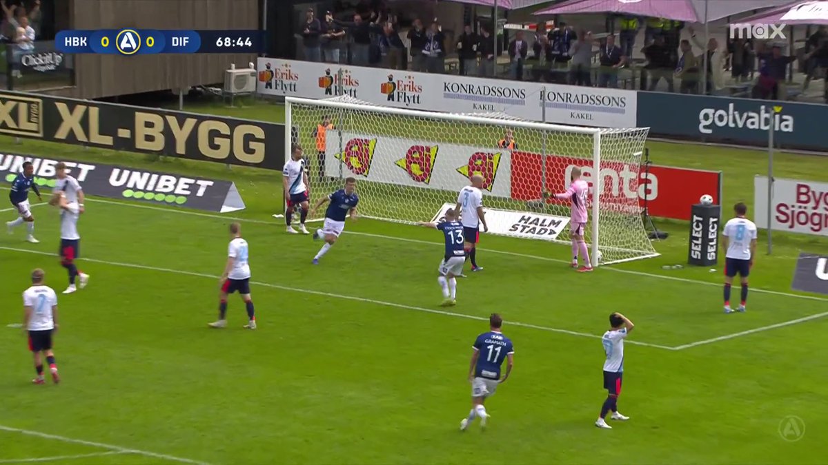 Nu kommer målet för HBK! Filip Schyberg nickar in 1-0 mot Djurgården! 🔵⚪️ 📲 Se matchen på Max