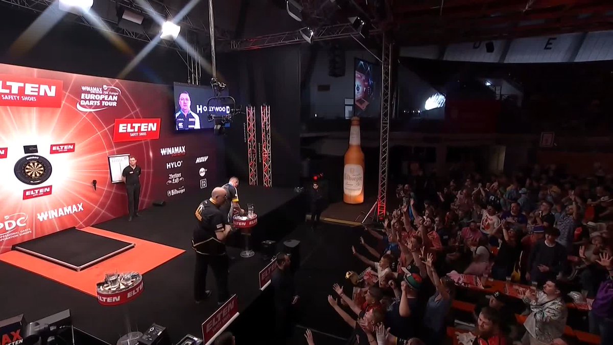 DOBEY RACES THROUGH! What a show Chris Dobey just put on! Chris Dobey races into the quarter-finals this evening, as he beats Andrew Gilding 6-3, averaging over 110 on his way to victory! 📺 #ET8