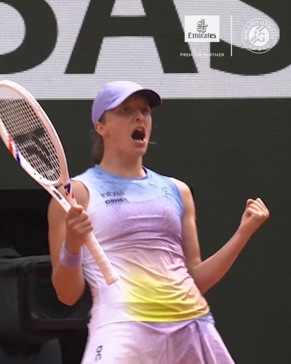 Not on my court! 🙅♀️🟠 Four-time champion Iga Swiatek survives a three-set thriller 🆚 Rybakina. Watch the best moments in our highlights, presented by @Emirates ✈️ #RolandGarros #FlyBetter #Emirates