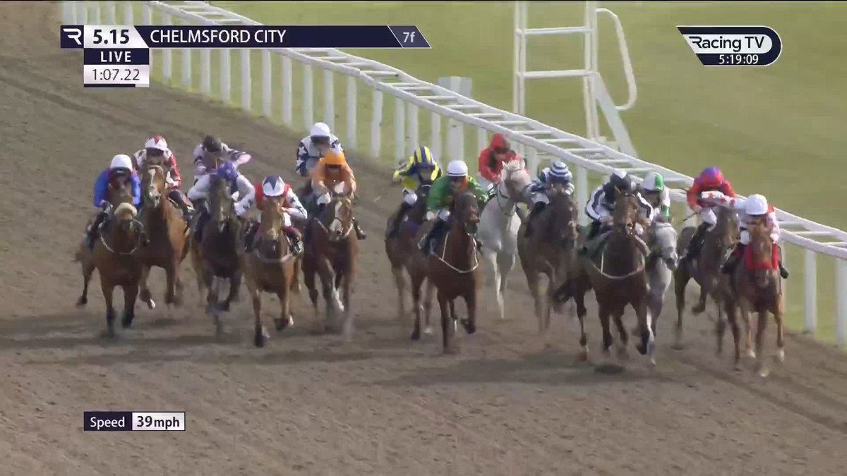 Fearless from Rossa Ryan 👊 Ryan held his nerve on the rail to land the Sky Bet Handicap Chelmsford City Racecourse aboard Palmar Bay. A nice fillip for Ralph Beckett as the Derby countdown begins in earnest ⏱️