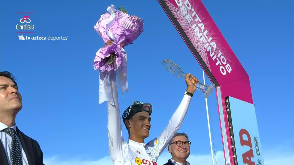 ¡Histórico Isaac 🫶! Isaac del Toro 🇲🇽 es segundo lugar general 🥈 del Giro de Italia 🇮🇹🚴‍♂️ y maglia blanca 🤍 por ser el mejor de los jóvenes