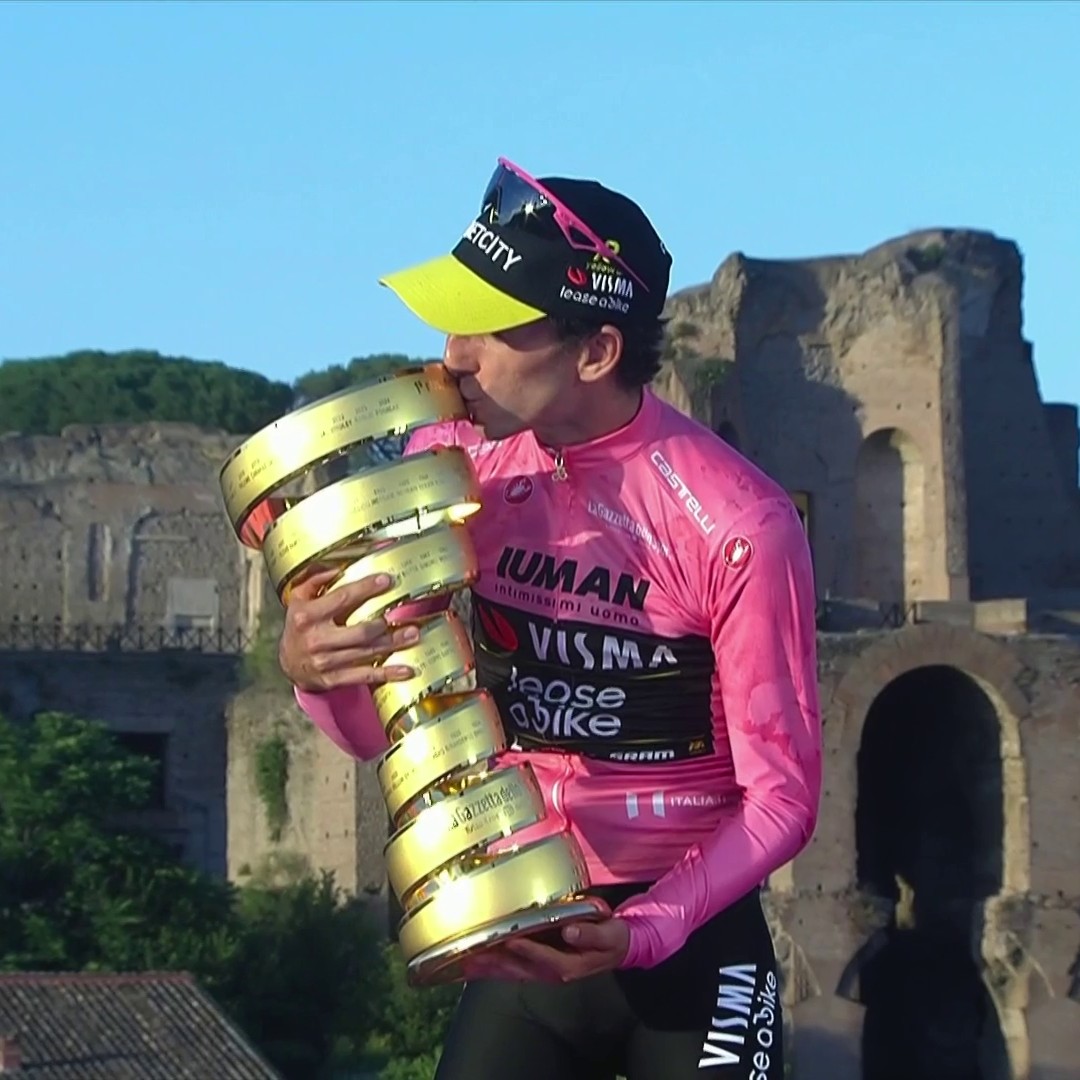Your 2025 Giro d'Italia champion 🏆🇮🇹 Chapeau, Simon Yates 👏