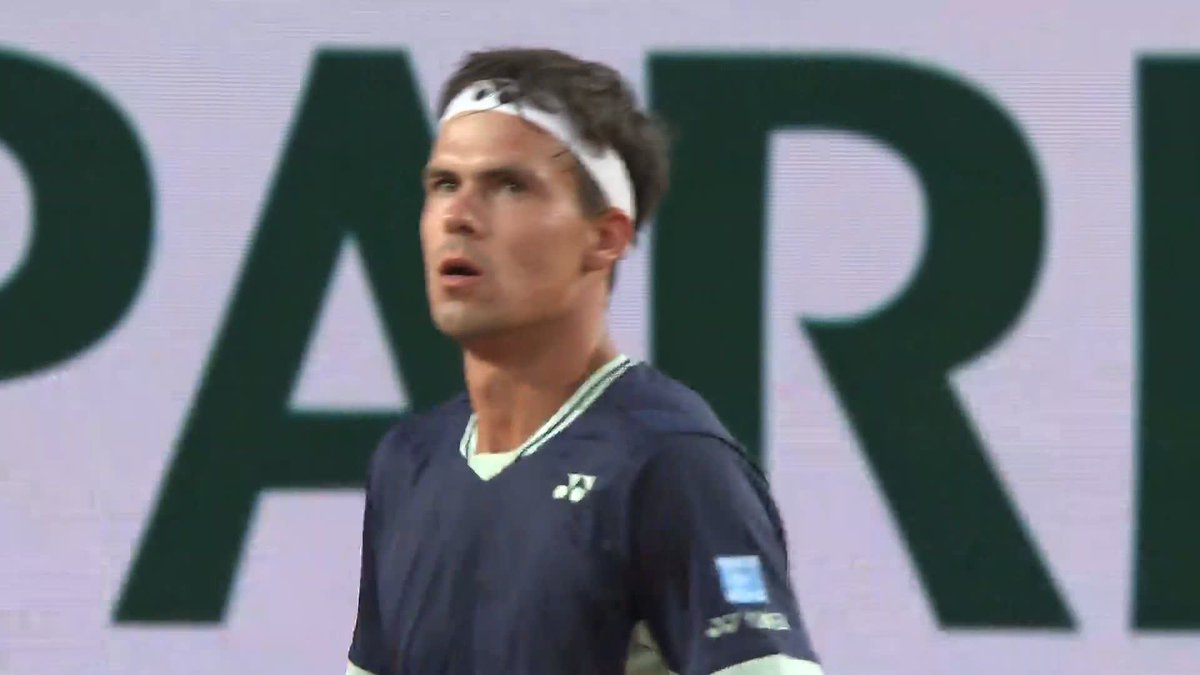 Altmaierโs wand is working in Paris ๐ช๐พ #RolandGarros