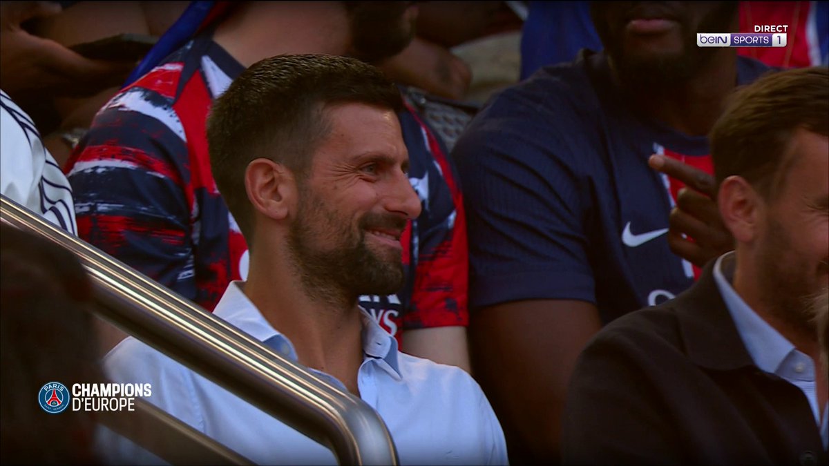 Novak Djokovic est PRÉSENT au Parc des Princes ! ❤️💙🎾 ( 🎥 beIN SPORTS )