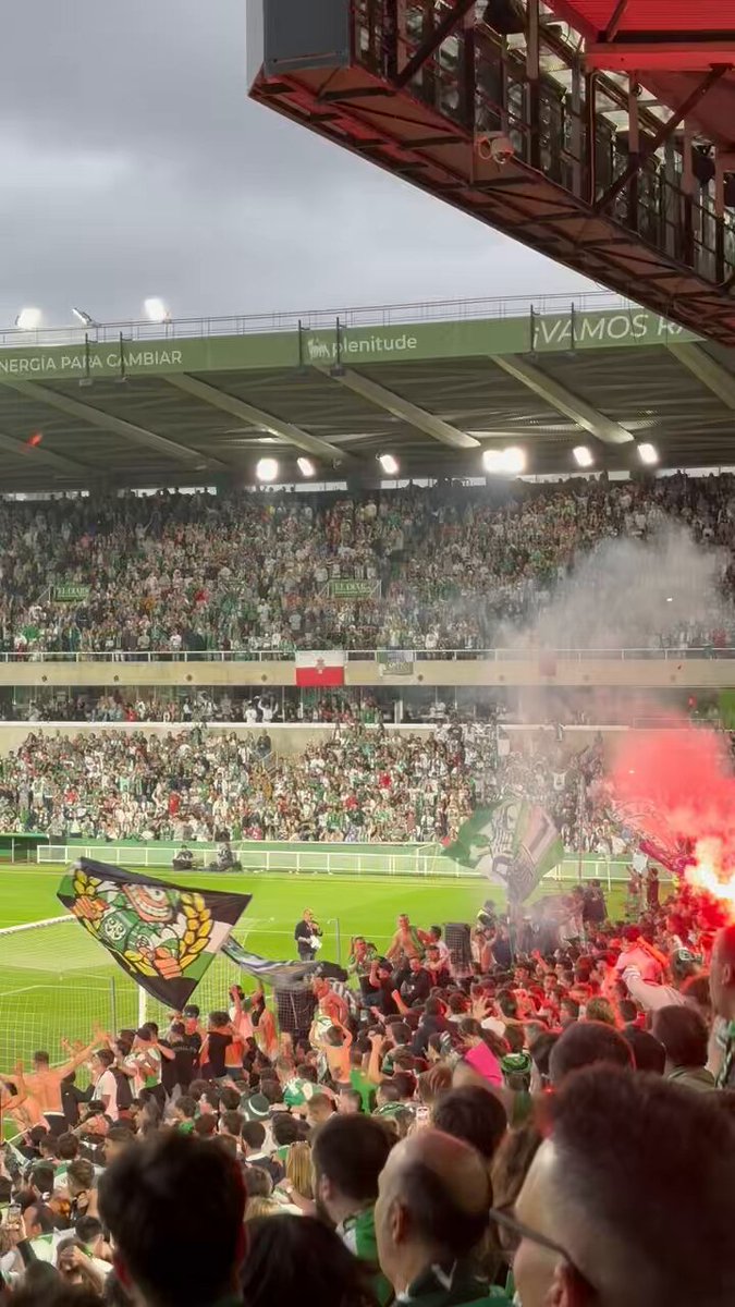 Bienvenidos sean todos a los Campos de Sport de El Sardinero. La que se va a liar aquí en el playoff. 🎞️ s