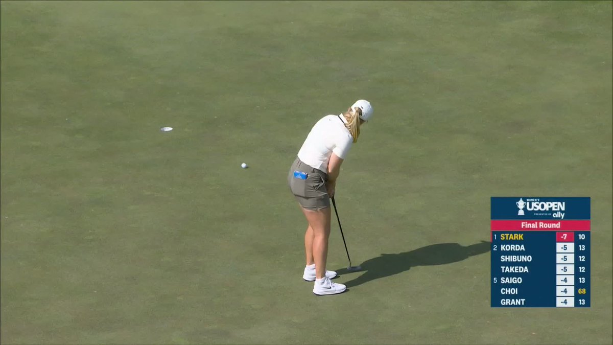 Just as Nelly Korda drops a shot, Maja Stark sinks a birdie to lead by three shots 😤