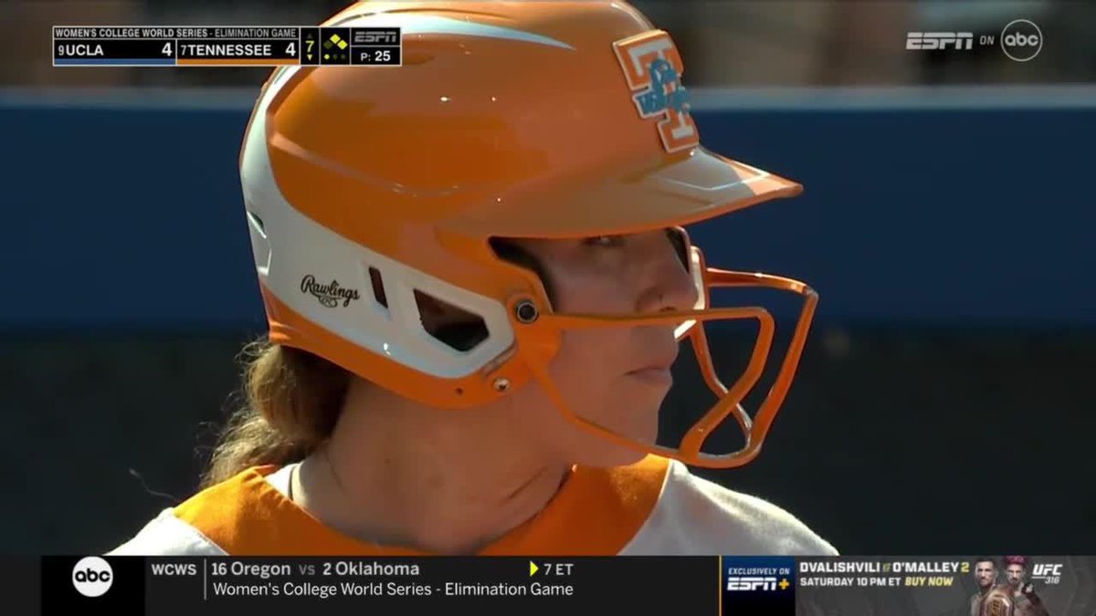 INNING-ENDING DOUBLE PLAY. WE'RE GOING TO EXTRAS. 📺: ABC 💻: #GoBruins