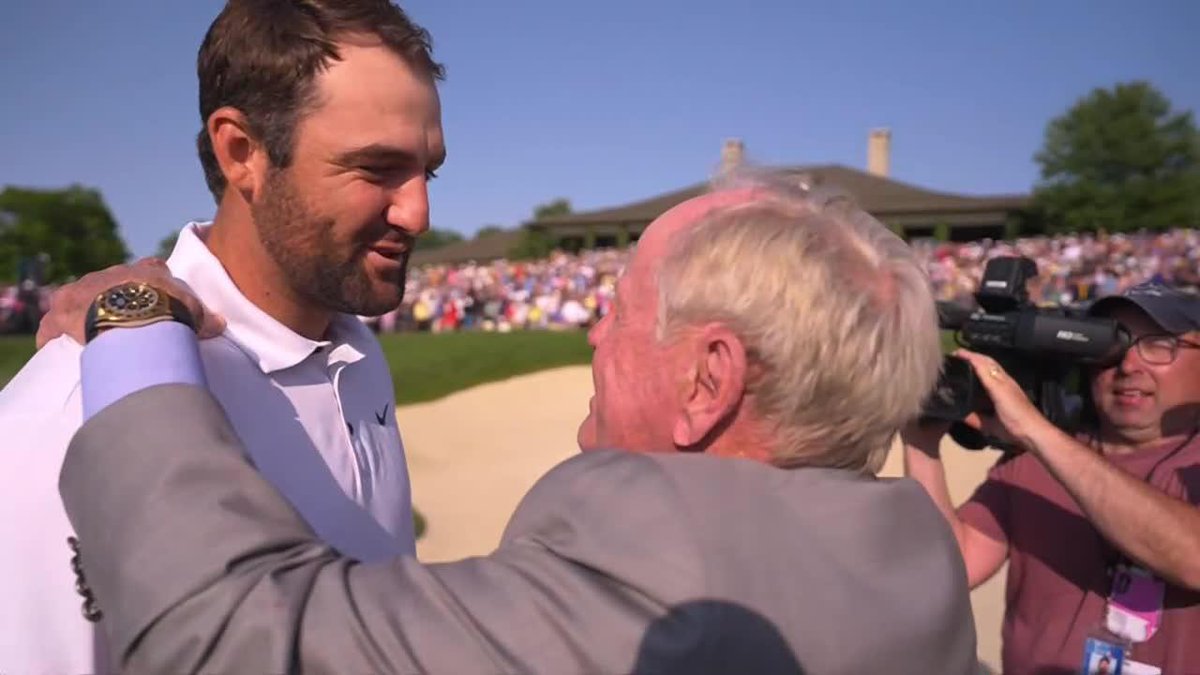 The most coveted handshake in golf belongs to Scottie Scheffler. 🤝