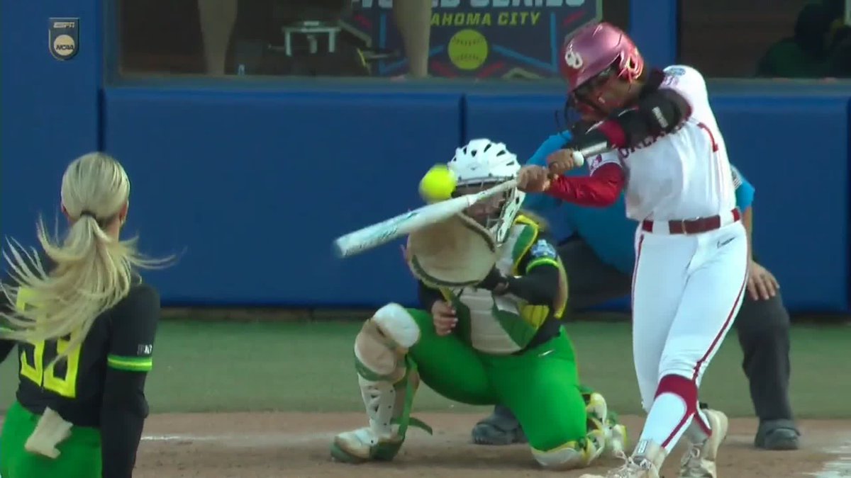 2️⃣-RUN HOME RUN Cydney Sanders 👏 #WCWS x 🎥 ESPN2 / Oklahoma Softball