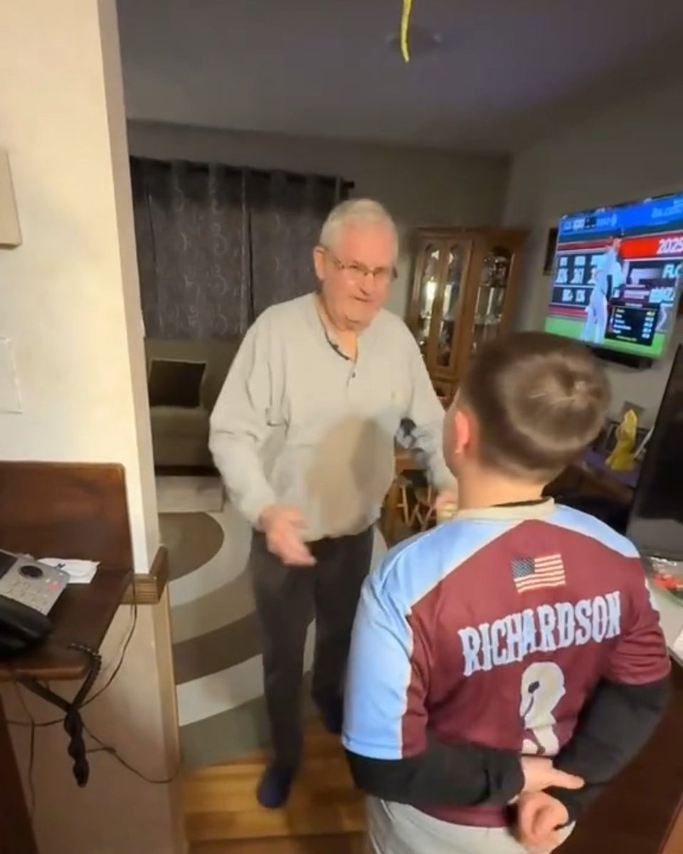 He received the game ball after throwing 12 strikeouts and decided to give the ball to his grandpa. Such a kind gesture by this young man ❤️🙌 (via Tyler.richardson1987/TT)