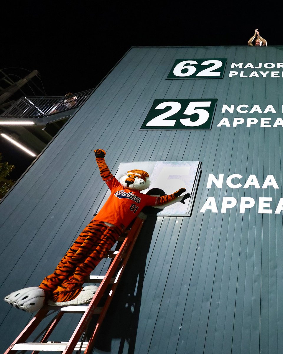 4⃣ ➡️ 5⃣ Aubie the Tiger was on top of the update. #WarEagle