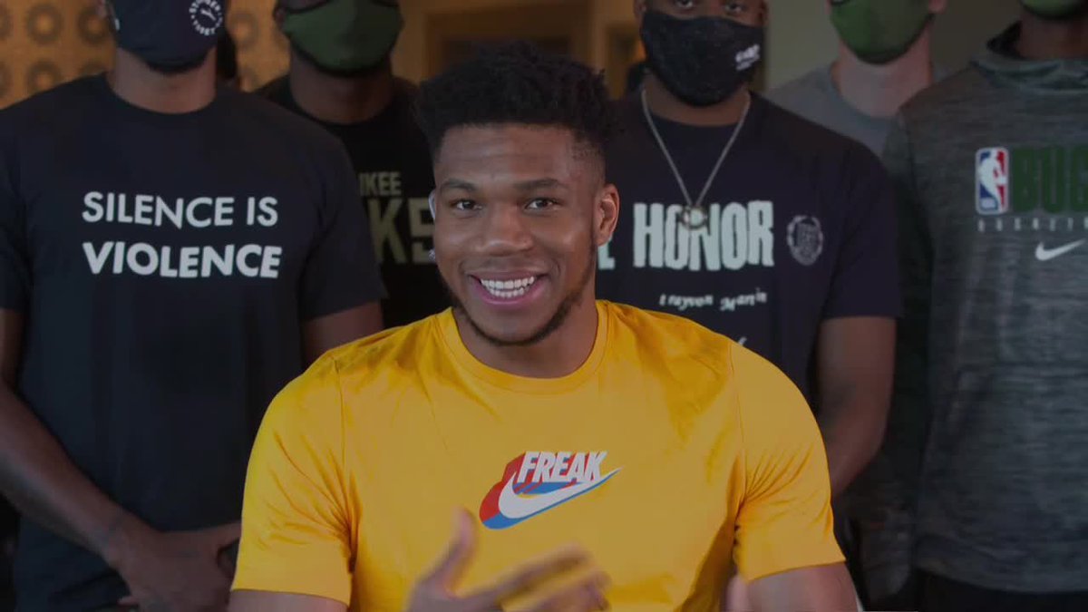 Shaq trying to speak Greek to Giannis was comedy 😭