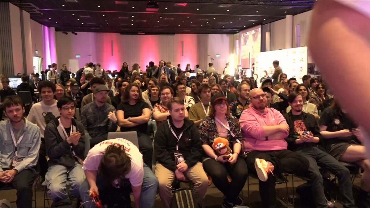 Gamers react to sunlight