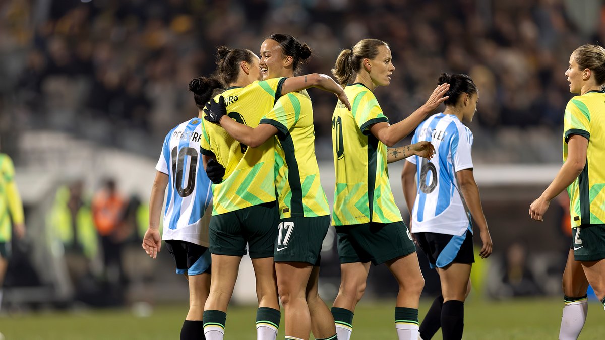 A brilliant sweeping Amy Sayer half-volley to cap off the Kristianstads star's first international start in 459 days 🙌 #Matildas #AUSvARG