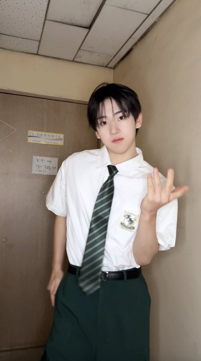 ๐บ๐๐๐๐ ๐ฐ๐ ๐๐ ๐๐๐ ๐ด๐๐ #๊ณํ #Kyehoon #KickFlip #ํฅํ๋ฆฝ #Kick_Out_Flip_Now #FREEZE