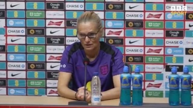 'She's very, very happy' 😁 Sarina Wiegman says she has seen a big change in Chloe Kelly in the last six months.