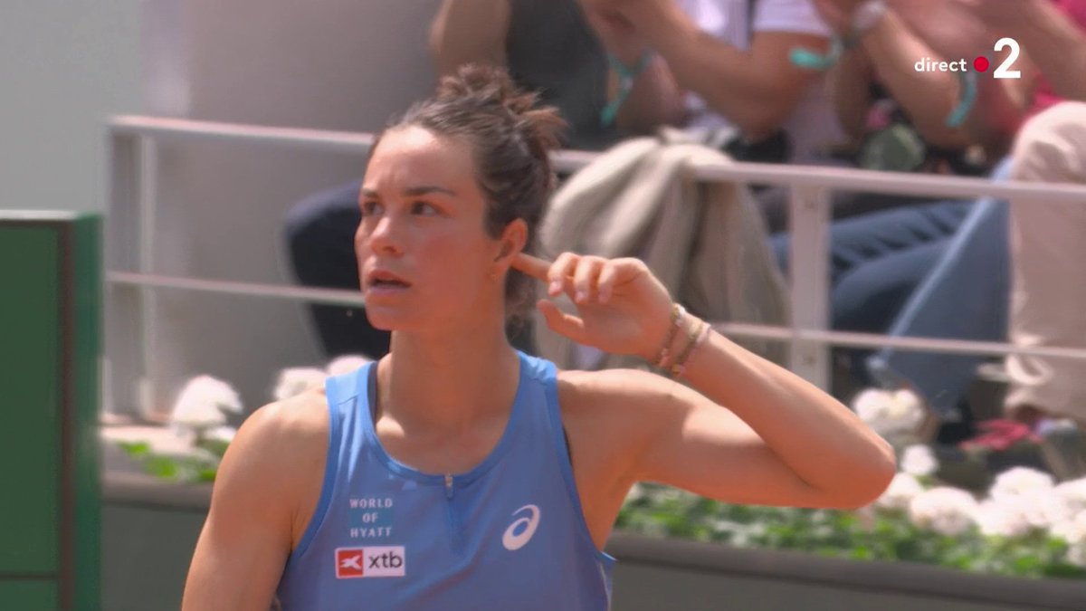 #RolandGarros | 🇫🇷 LOÏS BOISSON REMET LES COMPTEURS À ZÉRO ! 🔥 La Française recolle à une manche partout face à Jessica Pegula ! 📺 Suivez le direct :