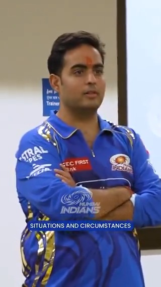 "Situations and circumstances can either make you a bitter person or a better person." Akash Ambani spoke in the Dressing Room after #PBKSvMI and gave the team a way forward 💙 #MumbaiIndians #PlayLikeMumbai