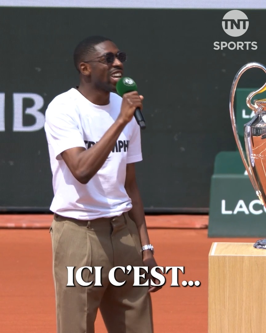PSG's star man Ousmane Dembele getting the #FrenchOpen crowd going after their recent Champions League victory 🏆🇫🇷