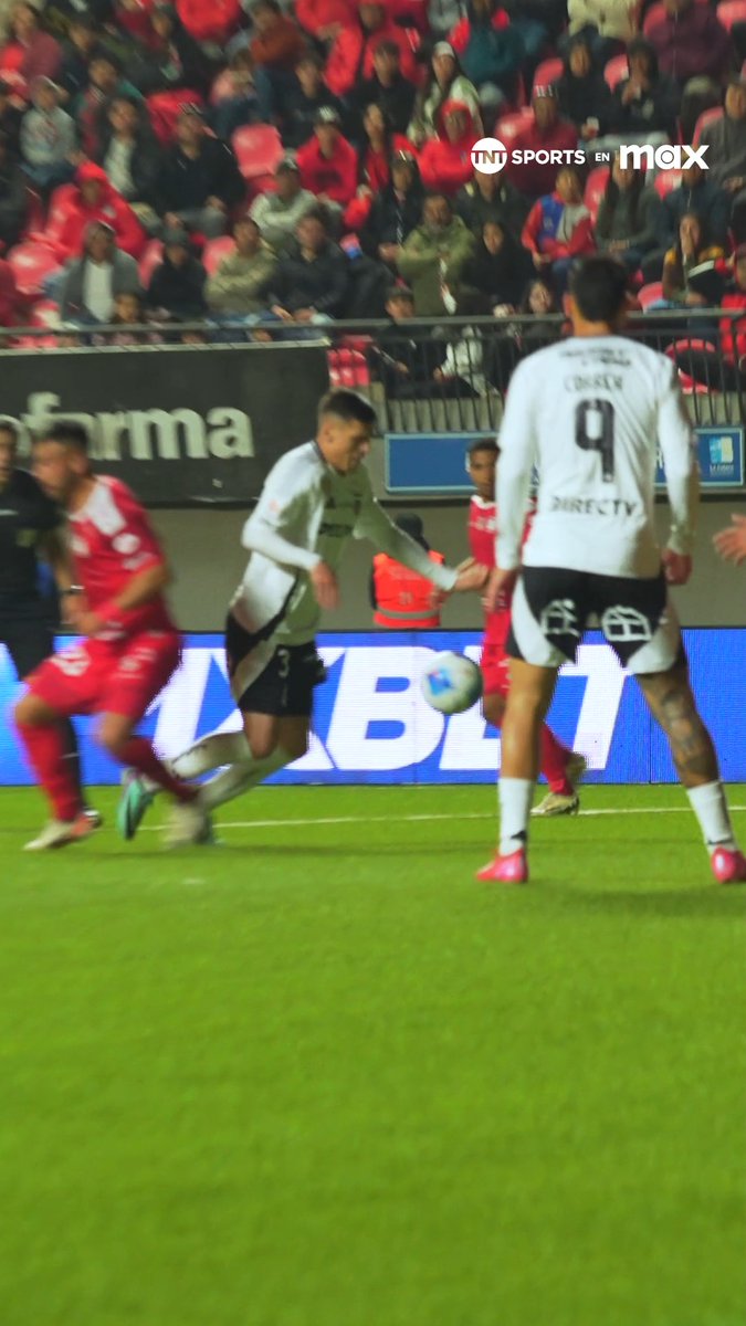 👀🏁🤟 La jugada que cambió el partido Esta fue la infracción de Juan Méndez en contra de Lucas Cepeda en el área de Unión La Calera, y más tarde Arturo Vidal la cambió por gol en el triunfo de #ColoColo en la Fecha 13 de la #LigaDePrimera 2025. Disfruta de los partidos de la Liga de Primera 2025 en TNT Sports Premium y #TNTSportsenMAX 📲 📍