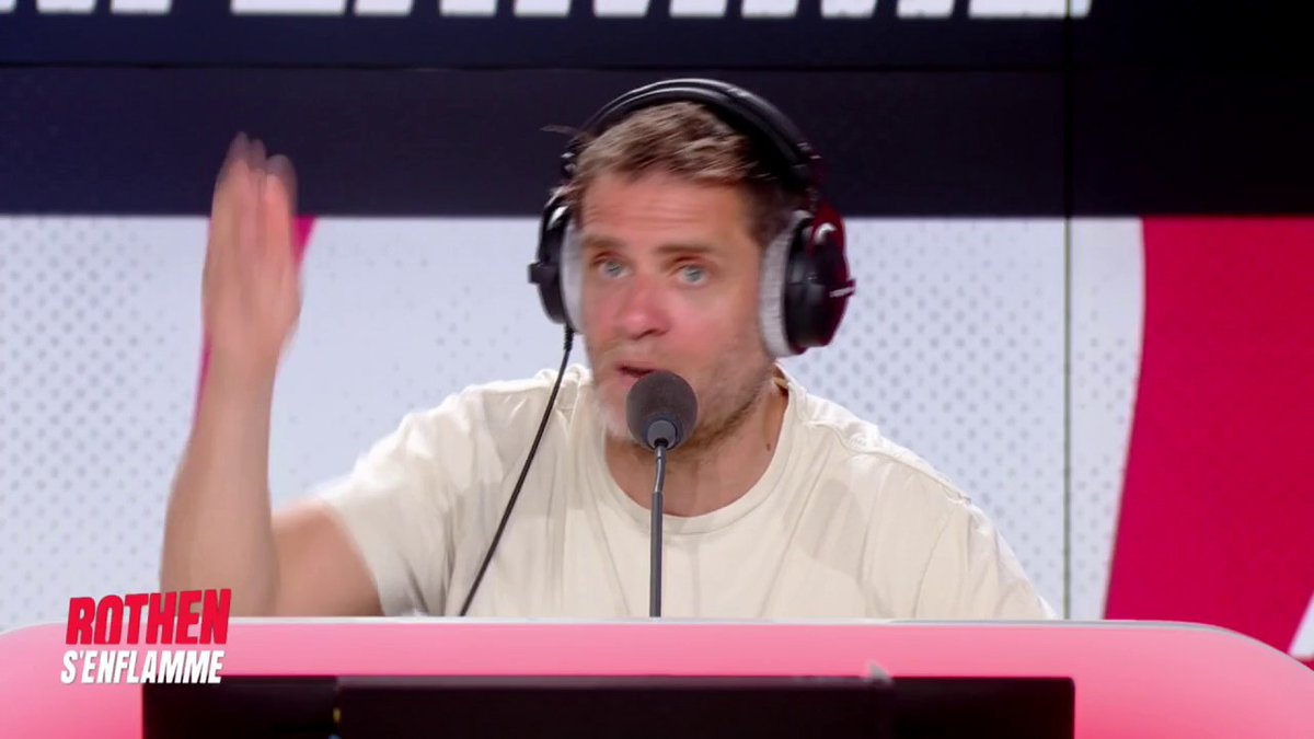 ⚽️ Le PSG accusé de commencer le lobby Ballon d’Or autour de Dembélé. Jérôme Rothen : "Les dirigeants n'ont rien demandé sur cette affaire, hier, au Parc. Le chant a été lancé par DJ Snake. Maintenant que la C1 a été remportée, la priorité est de remporter le Mondial des clubs"