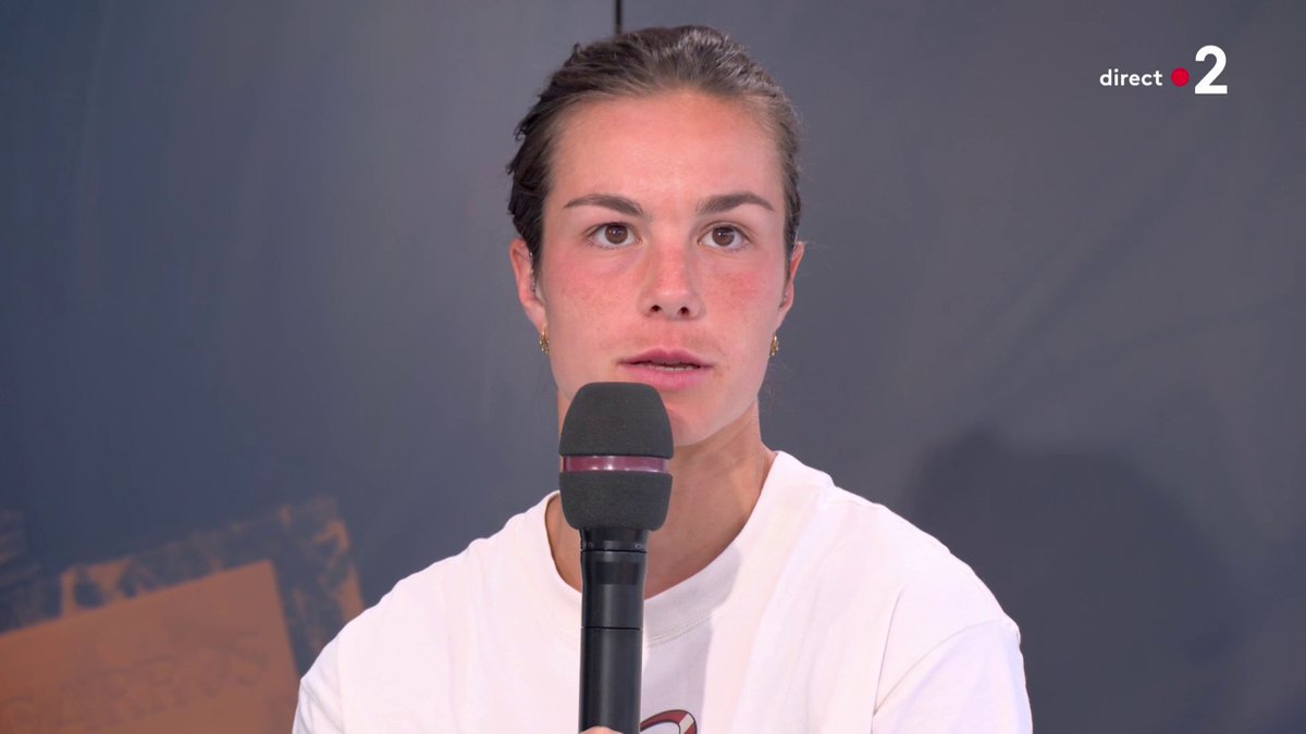 🇫🇷 Loïs Boisson après sa qualification en quarts de finale : 🗣️ « Ce que je fais est bien, mais il faut rester les pieds sur terre, je n’ai pas gagné encore. Remporter #RolandGarros, c’est un objectif et un rêve. Je vise plus haut »