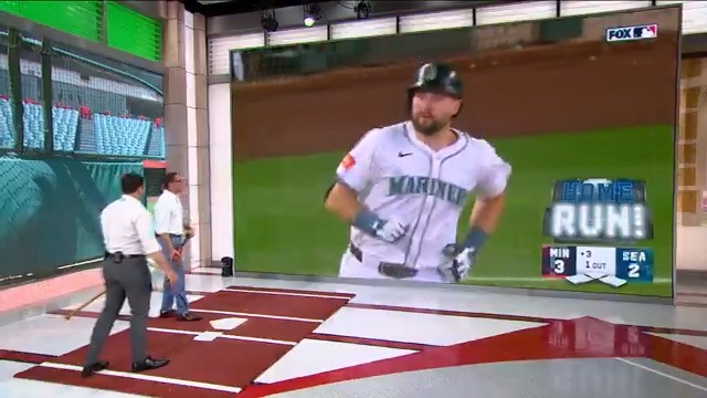 Cal Raleigh is on pace to put up HISTORIC numbers at the plate compared to some all-time great seasons from catchers 📊 Mark DeRosa and Alex Avila dive in on the Seattle Mariners backstop and his MLB-leading 23 HR.