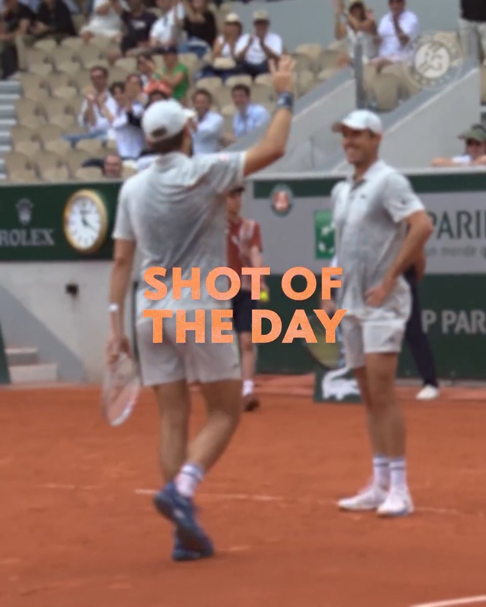 What a beauty you’ve hit, Hugo! 🔝🎾 Hugo Nys delivers our Shot of the Day! #RolandGarros