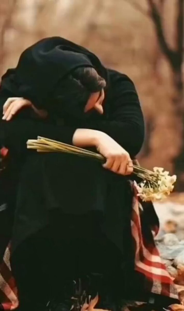 Lâ Tahzen...! Üzülme Allah ne darda bırakır ne de Harda...🥀🥀
