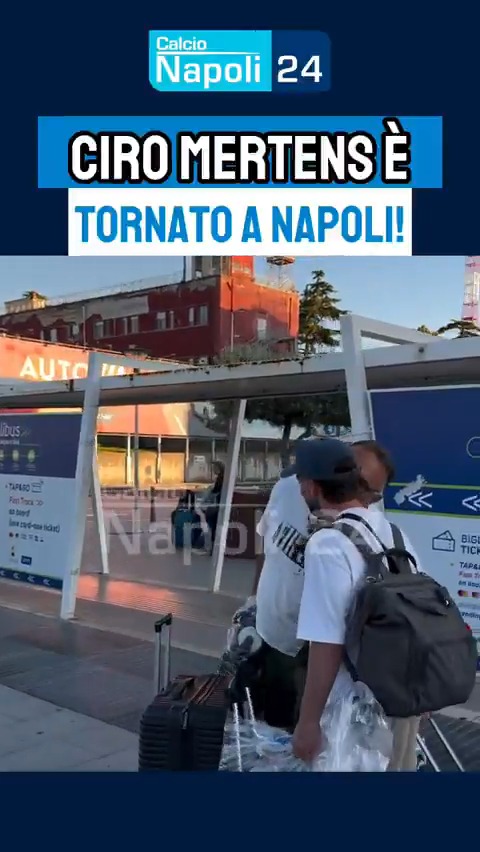 Dries Mertens, İtalya'da yoğun ilgiyle karşılandı.